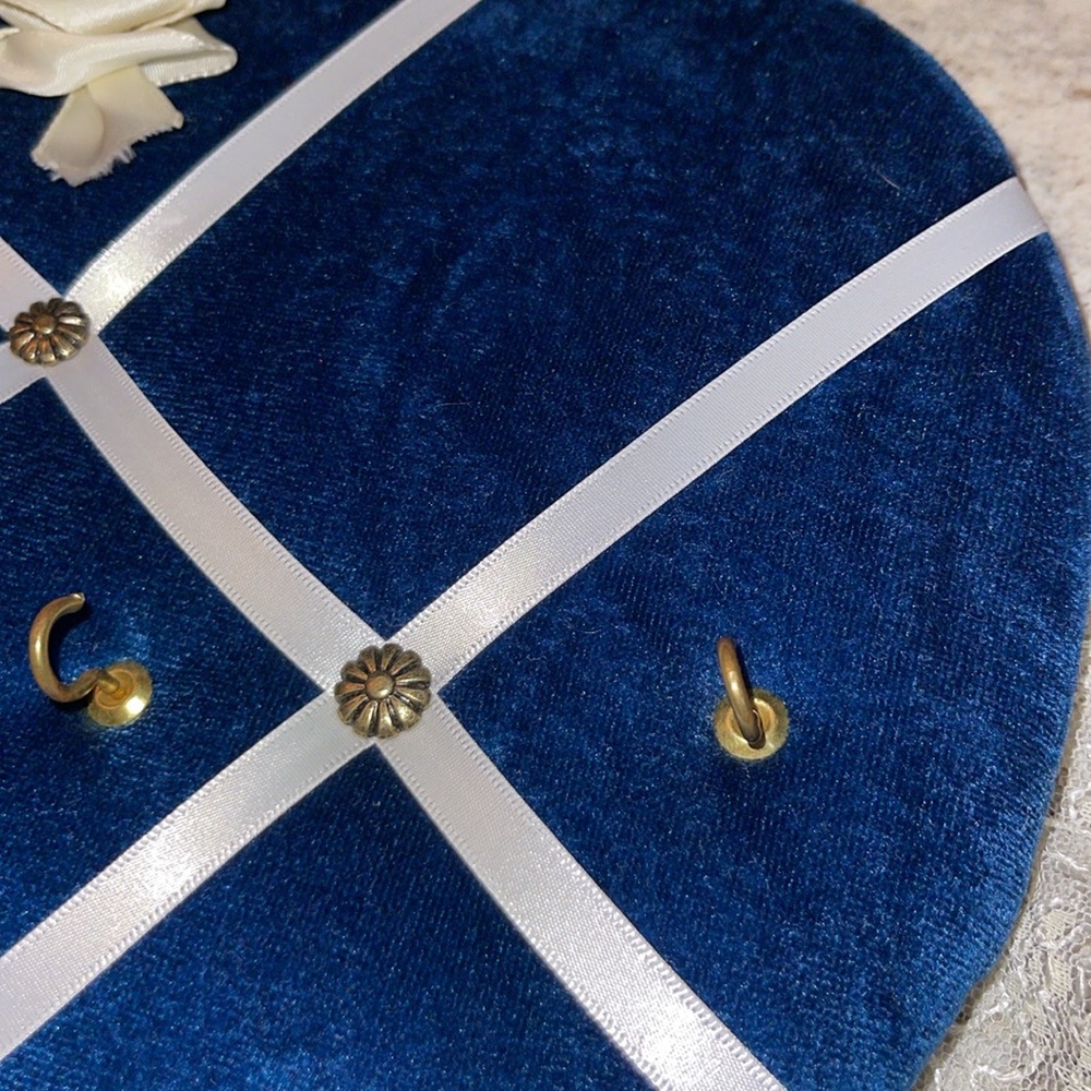 Velvet Heart Jewelry Organizer Board - Navy Blue - Picture 6 of 8